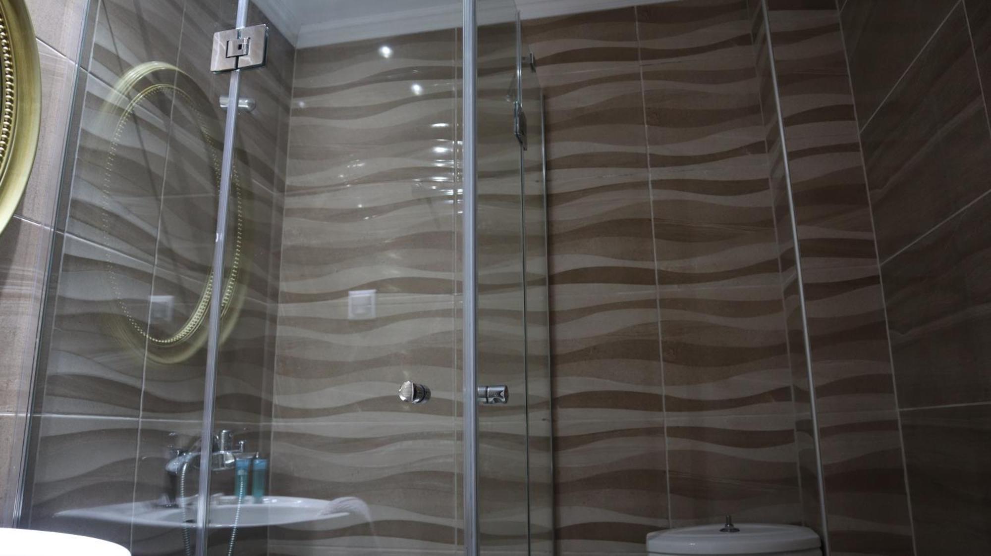 סארטי Hotel Viky מראה חיצוני תמונה
